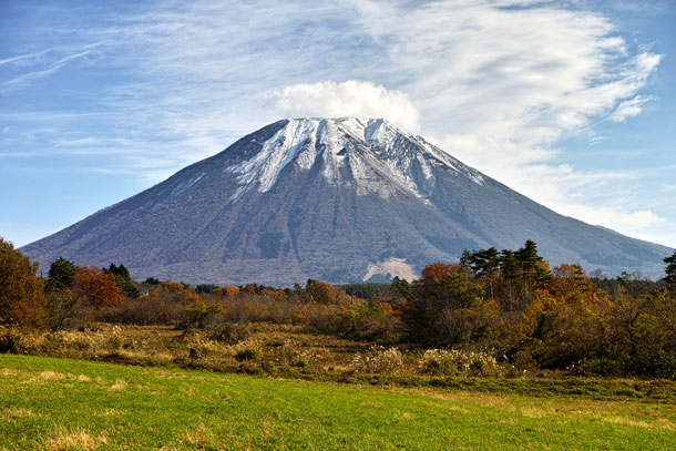 北西から眺める大山は「伯耆富士」と呼ばれる